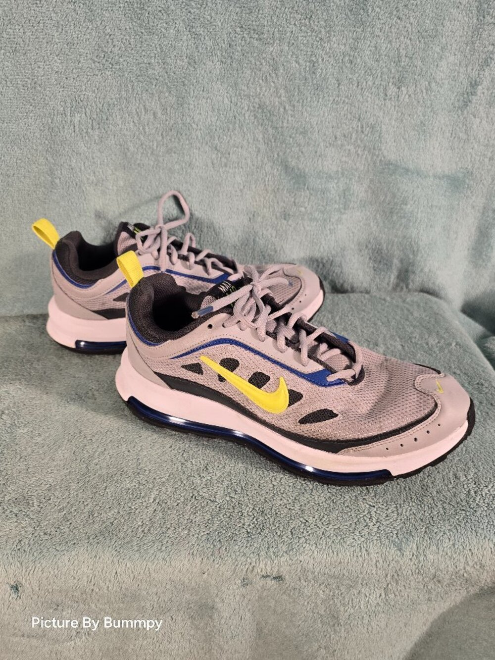 Nike Air Max AP sneakers Wolf Grey/Lemon Venom/Atlantic Blue" colorway. Size 9